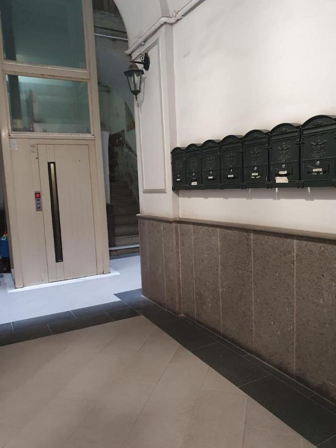 Traversa Toledo, Intero Appartamento Al Plebiscito Naples Luaran gambar
