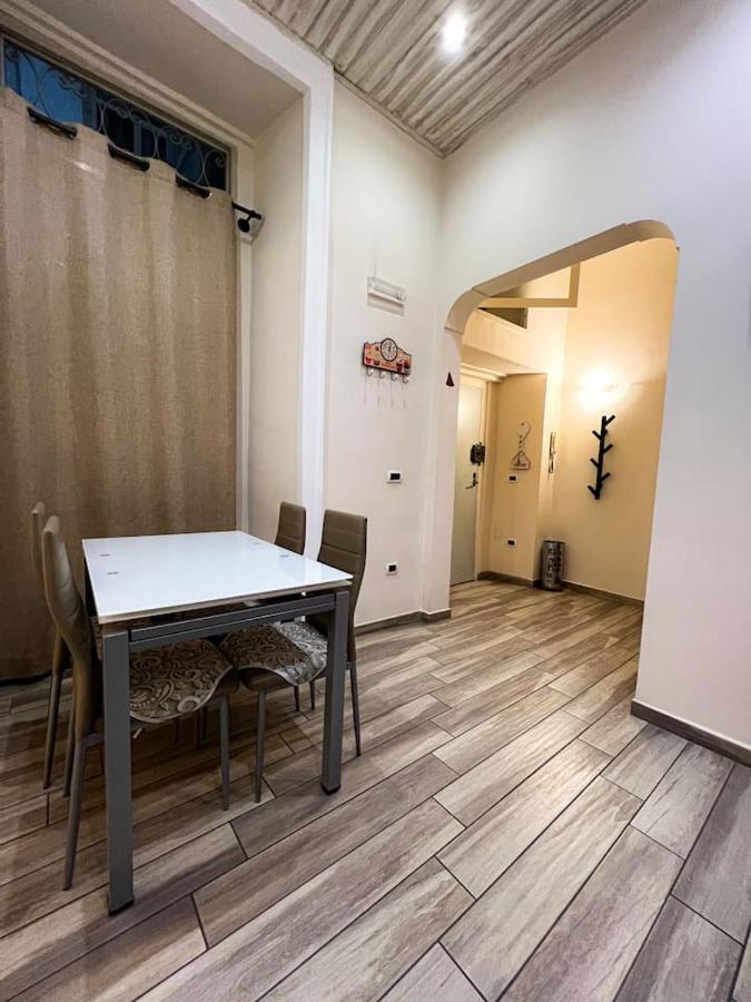 Traversa Toledo, Intero Appartamento Al Plebiscito Naples Luaran gambar