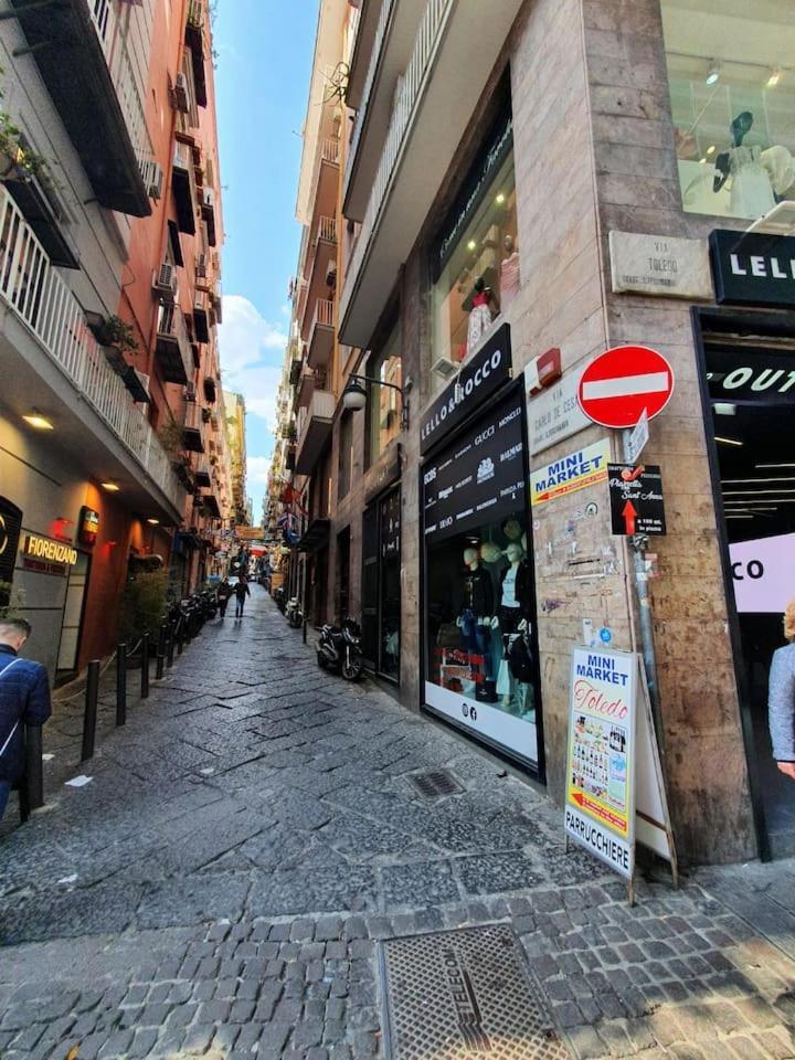 Traversa Toledo, Intero Appartamento Al Plebiscito Naples Luaran gambar